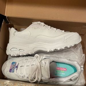 Womens Sketchers D’lites size 9.5